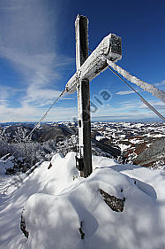 Hohenstein Gipfelkreuz im Winter