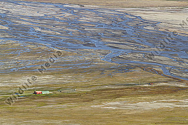 Blick von der Strasse bei Grube 7 auf das Tal in Longyearbyen