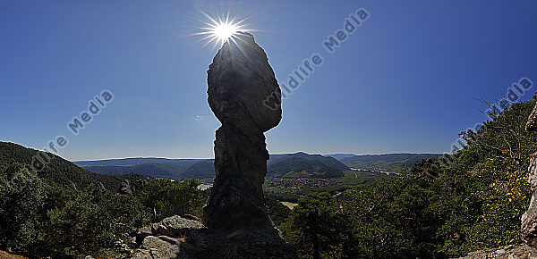 Wachau Panorama mit Felsnadel